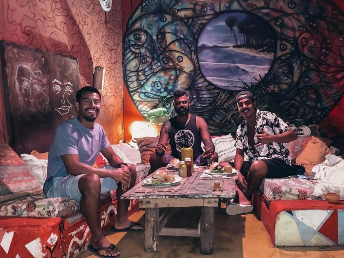 Mais Que Nada Itacare - Hostel, Bar & Breakfast Bagian luar foto
